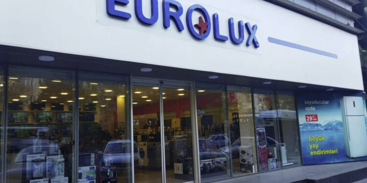“Eurolux”un rəhbəri evini satdı - 289 min manatı işçisi ələ keçirdi
