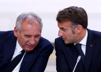 Makron Fransua Bayrunun istefasını qəbul edib