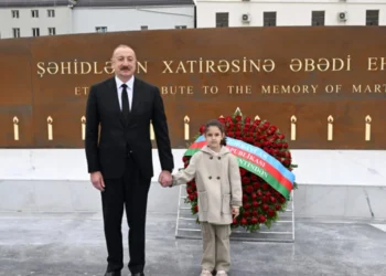 Prezidentin əlindən tutduğu qız Nilaydır… – FOTOLAR