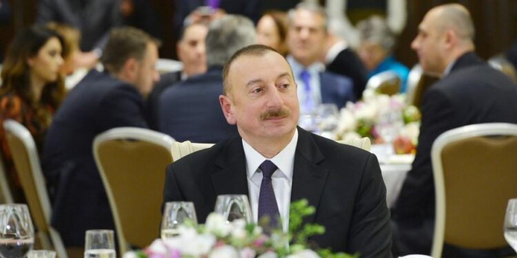 Prezidentlə xanımı Pekində verilən ziyafətdə iştirak edib