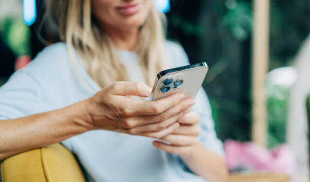 Qəzaya düşən qız “iPhone 14” sayəsində xilas oldu