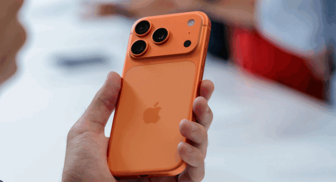 “iPhone 17” hələ çıxmayıb, amma Bakıda satılır” - 6500 manata...