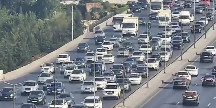 Bakı–Sumqayıt yolunda qəza - tıxac yarandı