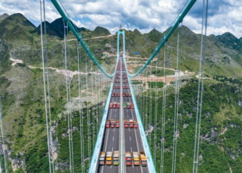 Dünyanın ən hündür körpüsü tikildi – FOTO