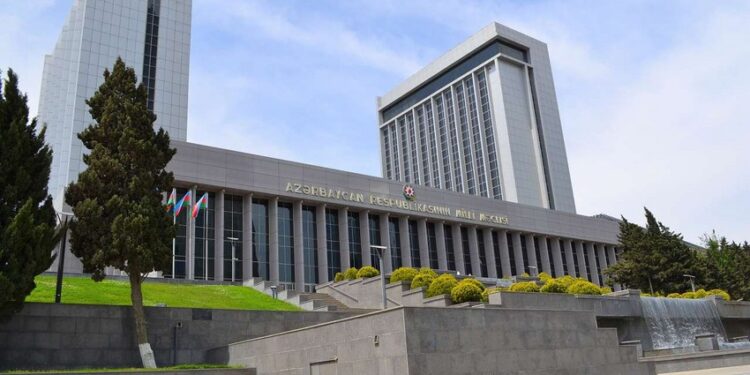 "Ay nazir, sənə məktub yazmışam, niyə cavab vermirsən"? - Deputatlar...