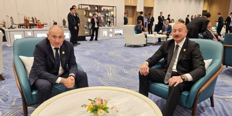 İlham Əliyevin Nikol Paşinyan ilə görüşü olub - VİDEO