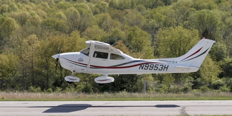 Polşada təyyarə qəzaya uğradı - ölənlər var