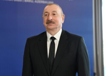 Prezident və xanımı qatarla Pekinə getdi – VİDEO