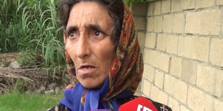 Zərdabda qaçırılan qızın anası: “Maşına sürüyə-sürüyə apardılar” - VİDEO