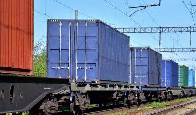 Vaqonun üstünə çıxan yeniyetməni cərəyan vurdu