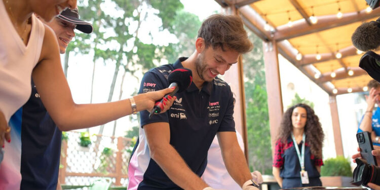 Formula 1 pilotları qutab bişirdi - VİDEO