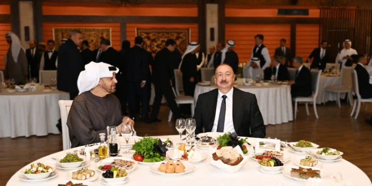 İlham Əliyevin adından BƏƏ Prezidentinin şərəfinə rəsmi nahar verilib