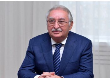 Rektor: “İşə çıxmıram, universiteti uşaqlar idarə edirlər”