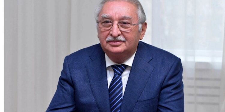 Rektor: "İşə çıxmıram, universiteti uşaqlar idarə edirlər"