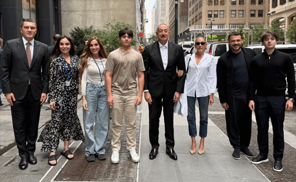 Leyla Əliyeva Nyu-Yorkdan ailəvi fotolarını paylaşdı