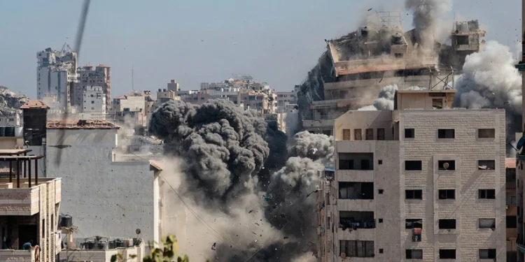 Qətər İsrailin Qəzzaya hücumunu pislədi