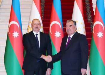 Prezident tacikistanlı həmkarını təbrik etdi