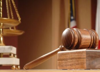 Ekspertiza “Şərurlu İsfəndiyar”ın Emil Səməndərovu təhqir etdiyi qənaətinə gəlib 