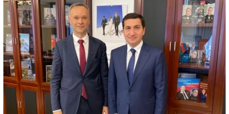 Hikmət Hacıyev Litva səfiri ilə görüşüb