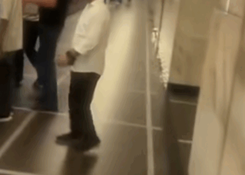 “28 May”da oturacaqlar niyə söküldü? – VİDEO