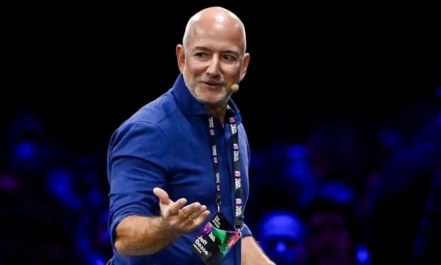 "Yaxın bir neçə onillikdə milyonlarla insan kosmosda yaşayacaq" - Bezos