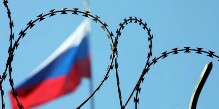 Britaniya Rusiyanın iki neft şirkətinə qarşı sanksiyalar tətbiq edib