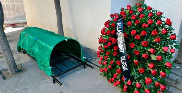 Müəllim dərs zamanı VƏFAT ETDİ - FOTO