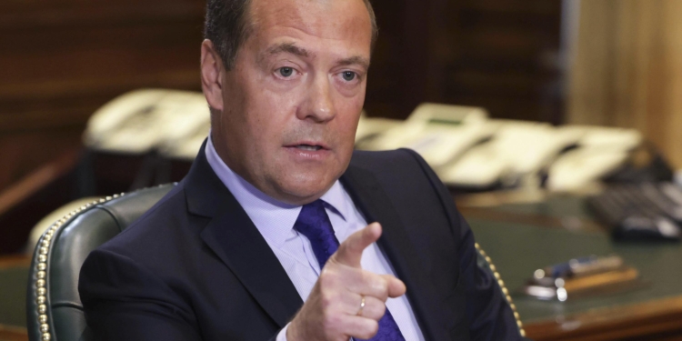 Medvedevdən miqrantlarla bağlı SƏRT AÇIQLAMA