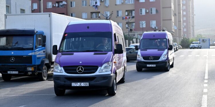 Köç karvanı Ağdərənin Vəngli kəndinə çatıb - YENİLƏNİB