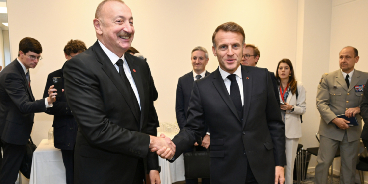 “Rəsmi Paris geri addım atmağa borcludur” - Politoloq