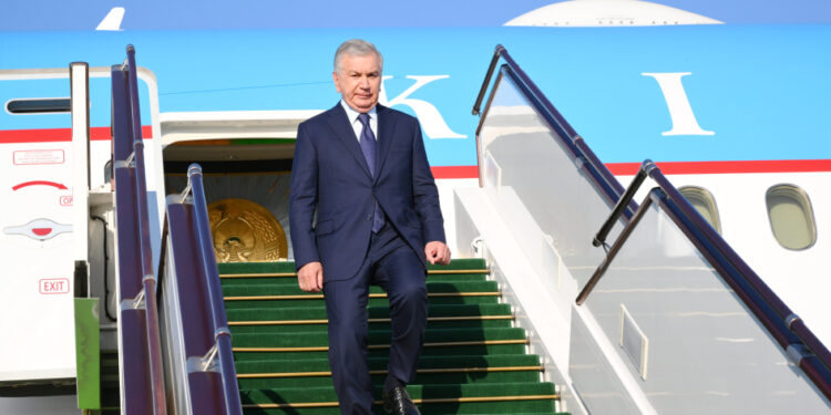 Mirziyoyev Azərbaycana gəldi - FOTOLAR