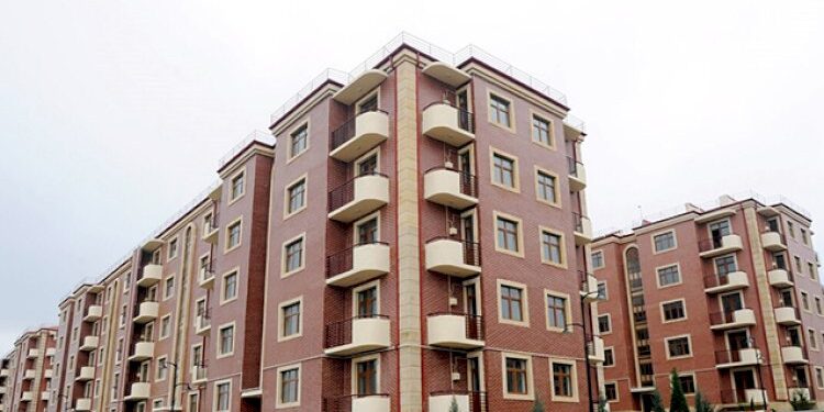 Qarabağa qayıdan köçkünlərin Bakıdakı evləri bu şəxslərə verilir