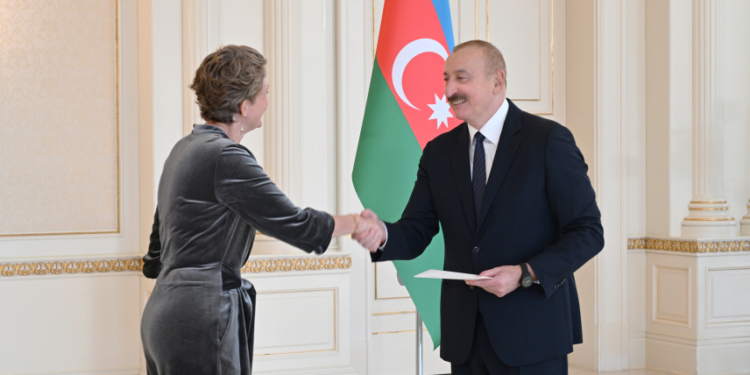 Prezident Niderlan səfirinin etimadnaməsini qəbul edib - FOTOLAR