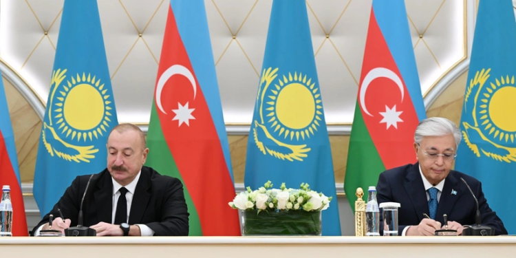 Azərbaycan-Qazaxıstan sənədləri mübadilə olunub