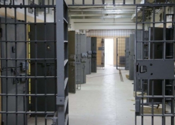 Bakı həbsxanasında İNSİDENT: məhkum özünü deşdi, biz qarnında qaldı