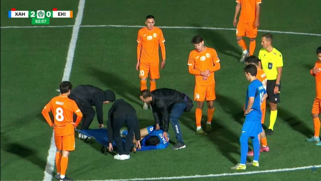 “Kayrat”ın gənc futbolçusu oyun zamanı öldü – VİDEO