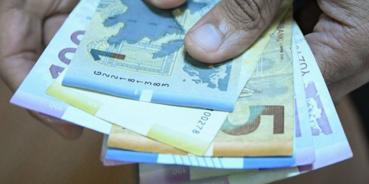 Azərbaycanda gələn il yaşayış minimumu və ehtiyac meyarı 300 manat olacaq