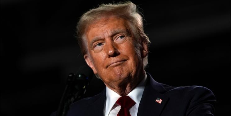 Tramp rəqiblərini İTTİHAM ETDİ  