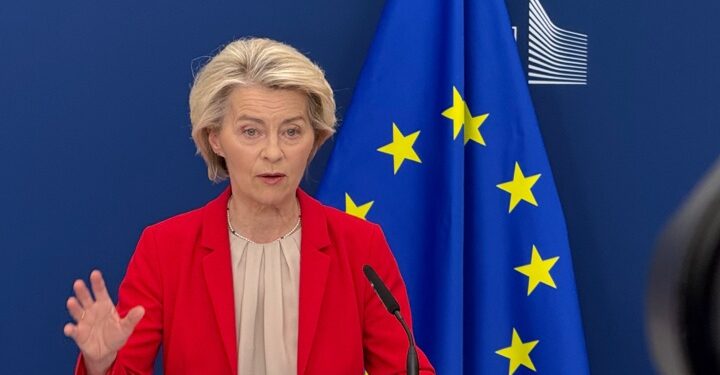 AP Leyenə etimadsızlıq haqqında hər iki qətnaməni rədd edib