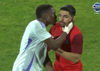 Şotlandiyalı futbolçu Azərbaycan yığmasının üzvünü öpmək istədi – VİDEO