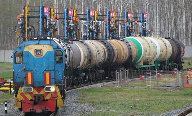 Rusiya Belarusdan benzin alışını kəskin artırdı 