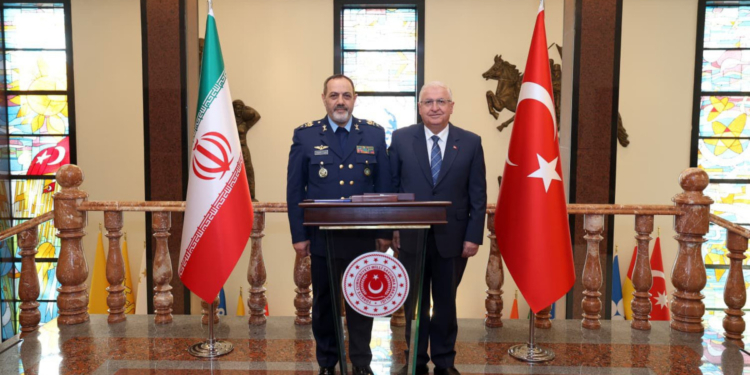 Türkiyə və İran müdafiə nazirləri Ankarada görüşüb