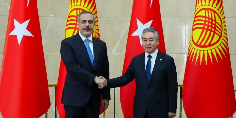 Türkiyə və Qırğızıstan XİN rəhbərləri görüşüblər