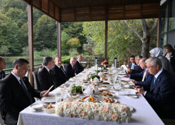 Qəbələdə TDT dövlət və hökumət başçılarının şərəfinə rəsmi nahar verilib