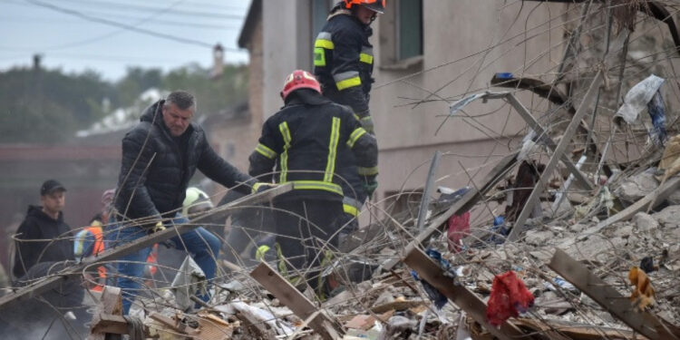 Rusiya ordusu Ukraynaya zərbələr endirib - 2 ölü, 3 yaralı