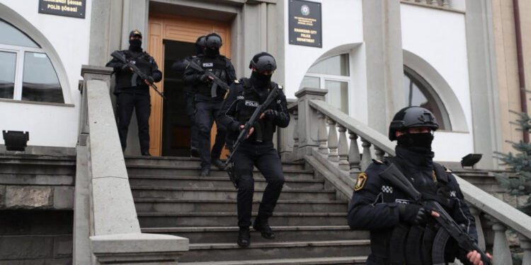 Xankəndidə kürəkən, qayınata və qayın saxlanıldı - SƏBƏB