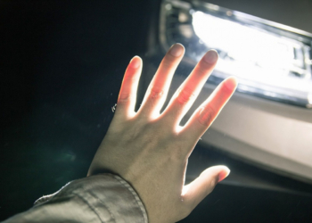 Qəbələdə avtomobil iki piyadanı vurub