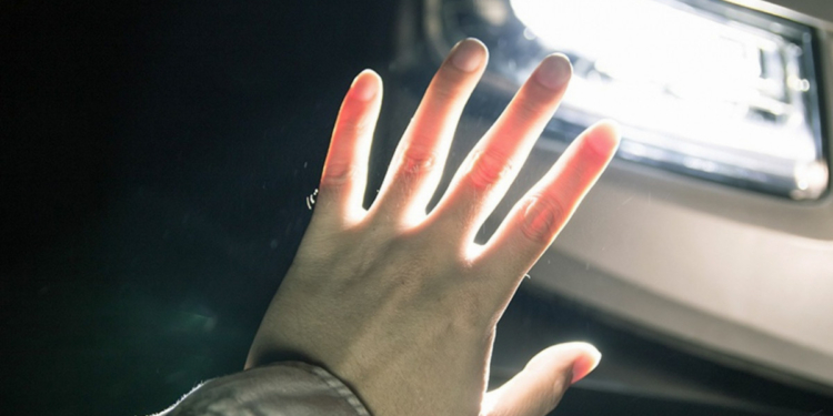 Qəbələdə avtomobil iki piyadanı vurub