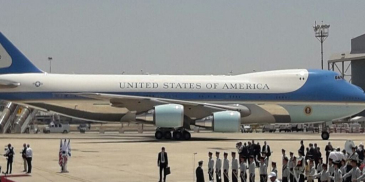 Tramp İsraildən Misirə yola düşür