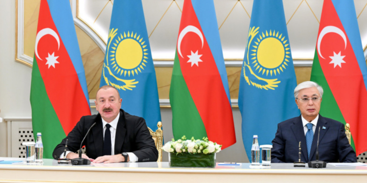 İlham Əliyev Tokayevi Azərbaycana səfərə dəvət edib